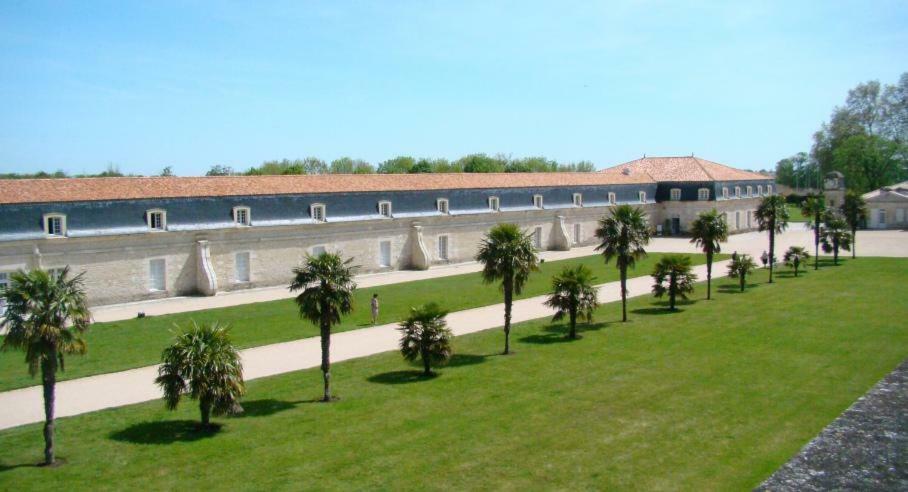 Le Petit Loft Des Thermes Rochefort  Esterno foto