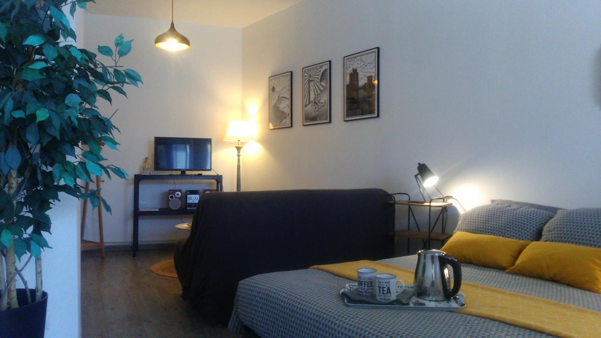 Le Petit Loft Des Thermes Rochefort  Esterno foto